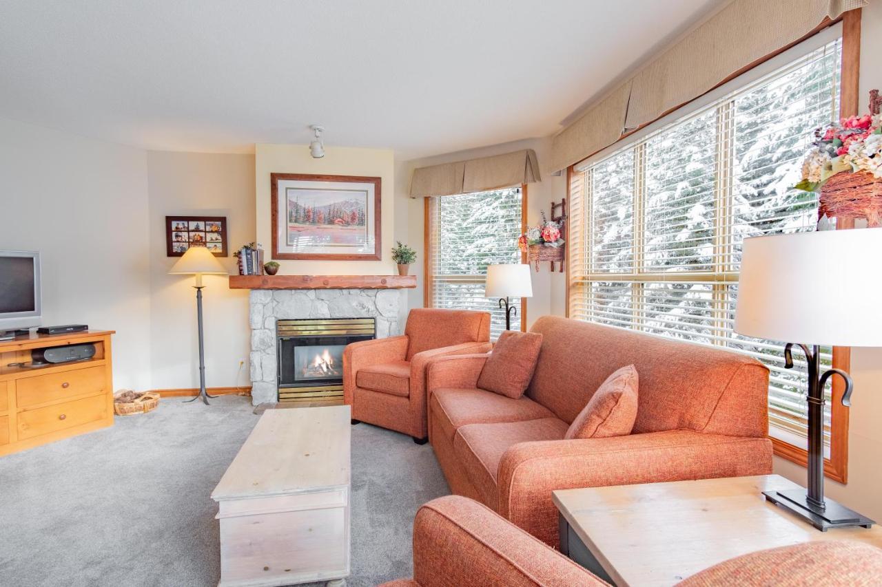 The Best Ski In Ski Out Two Bedroom Condo At Aspens Whistler Esterno foto